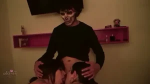 Me cogí a 2 hermanas culonas en día de muertos